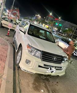 تۆیۆتا لاند کروزەر